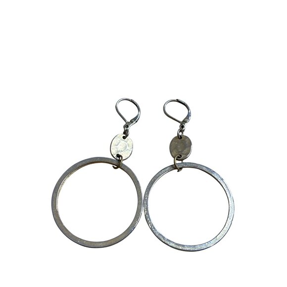 Goldtone Hammered Oval Circle Hoop Dangle Earrings Leverback Closure 2.25 inches - Picture 2 of 2